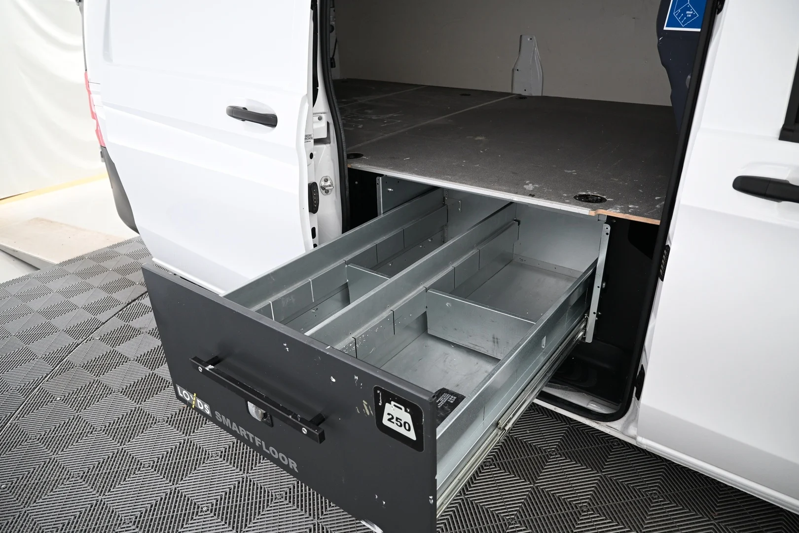 Car Image - 2XNOn2KBri4UKZchyCXeqI