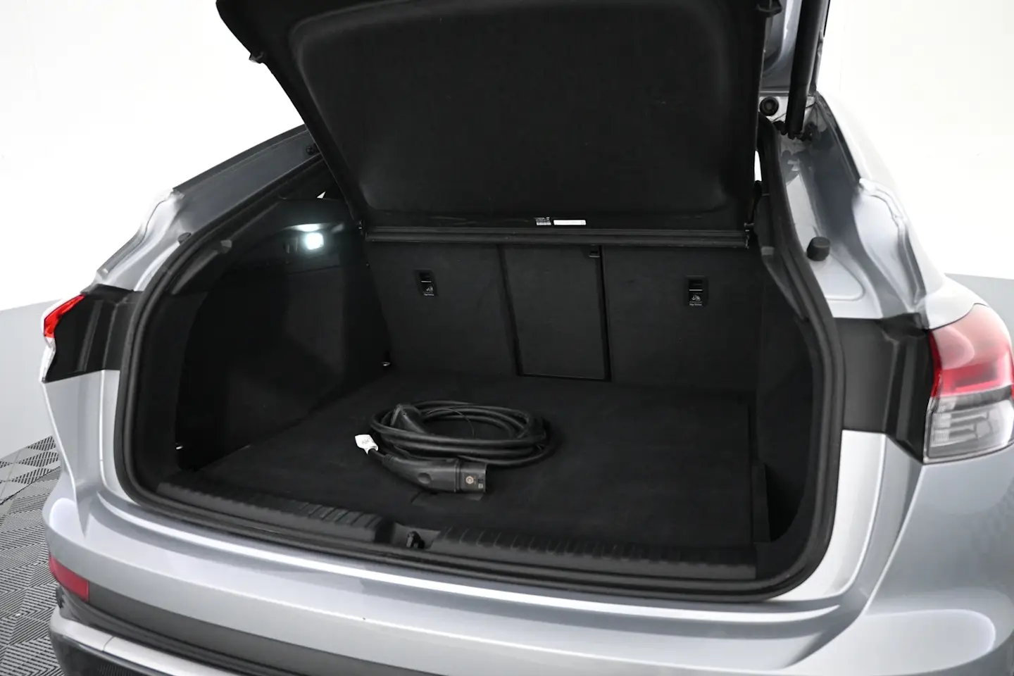 Car Image - q9WrH6Peld5pqYHBlf41l