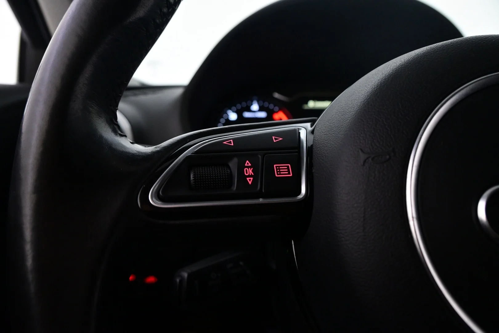 Car Image - fcLf4cOHPBOeLtnsmPOue