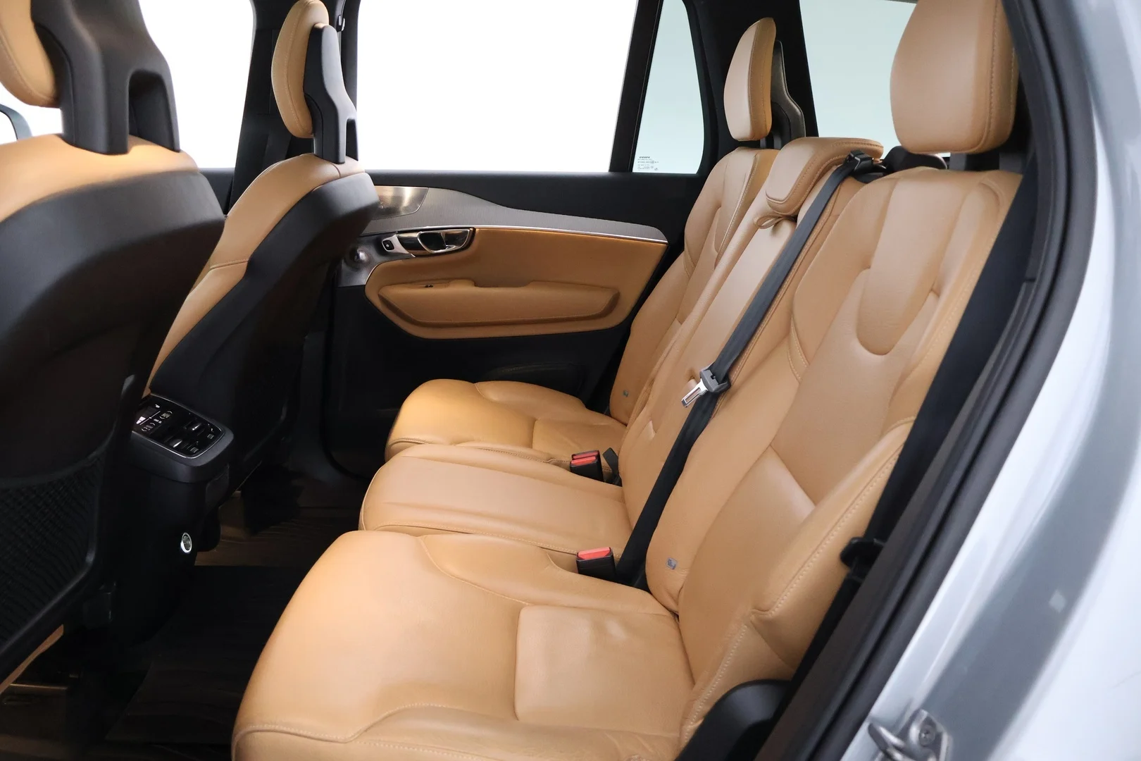 Car Image - 48jFc9SVMWxVJIpUPkpref