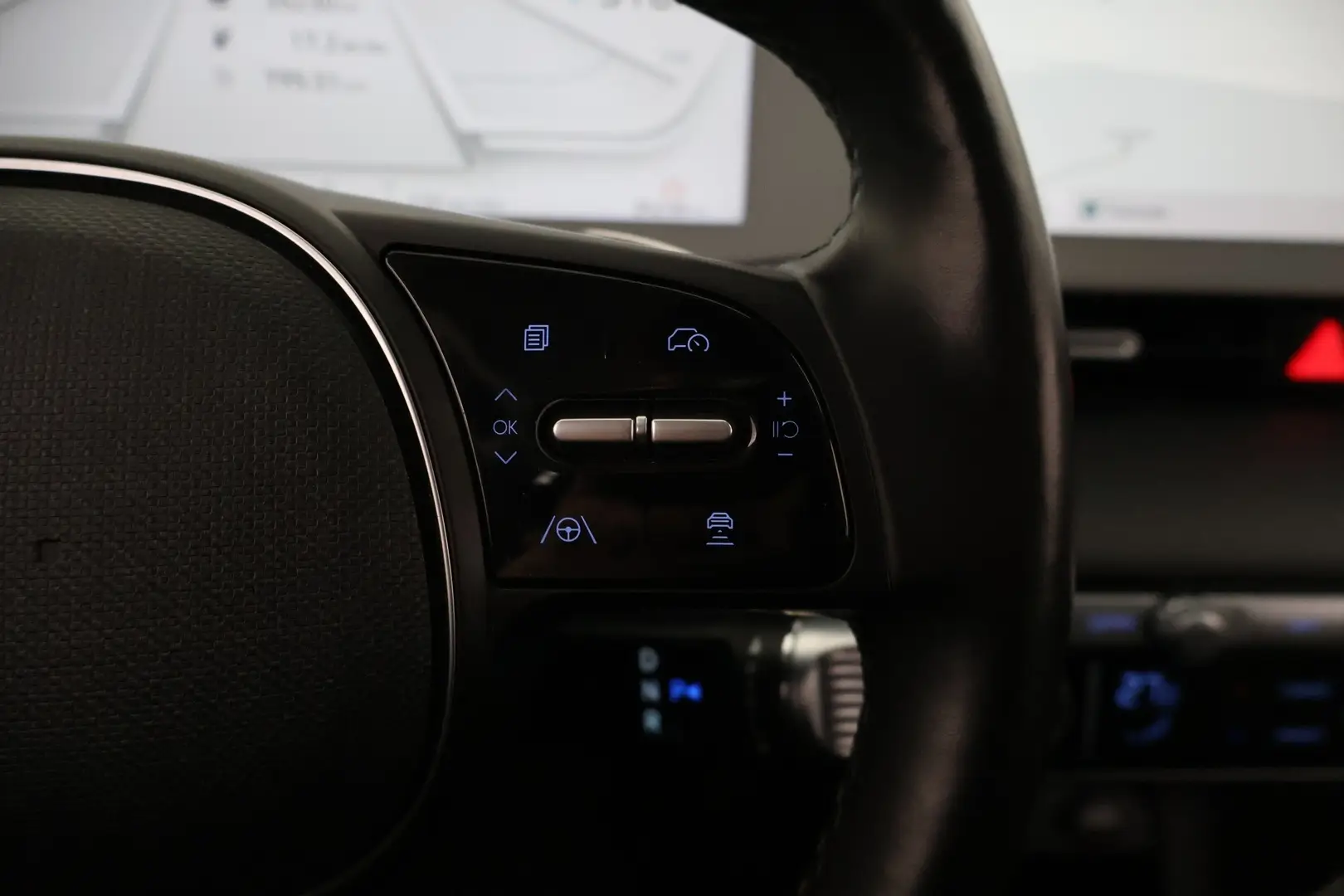 Car Image - 7F1nyAcoVd5ydqUq8I9G6S