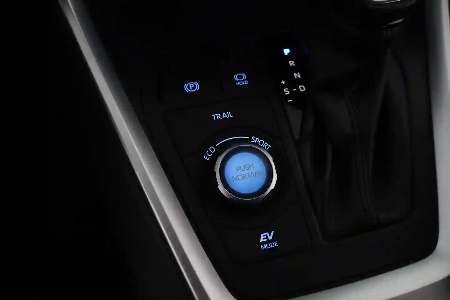 Car Image - 54lEwDgPemgLFdNwVlgiHg