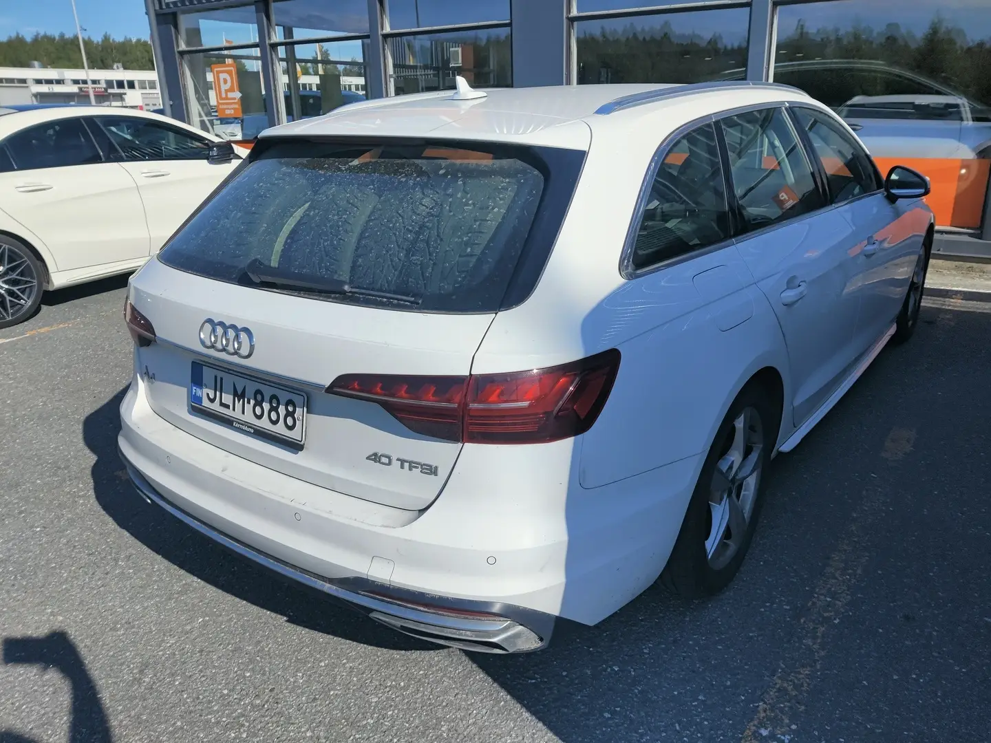 Car Image - 3P9JccJCkTEMR4Q6Z7bO7w