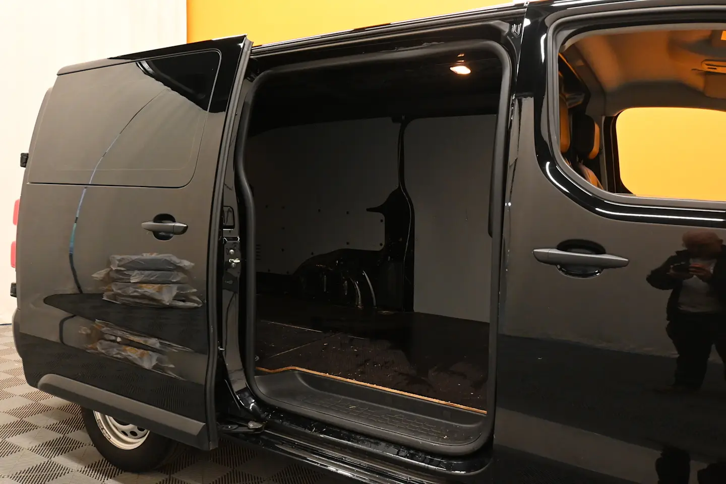 Car Image - 7gB9fT9TAGV58cxuZQN0s9