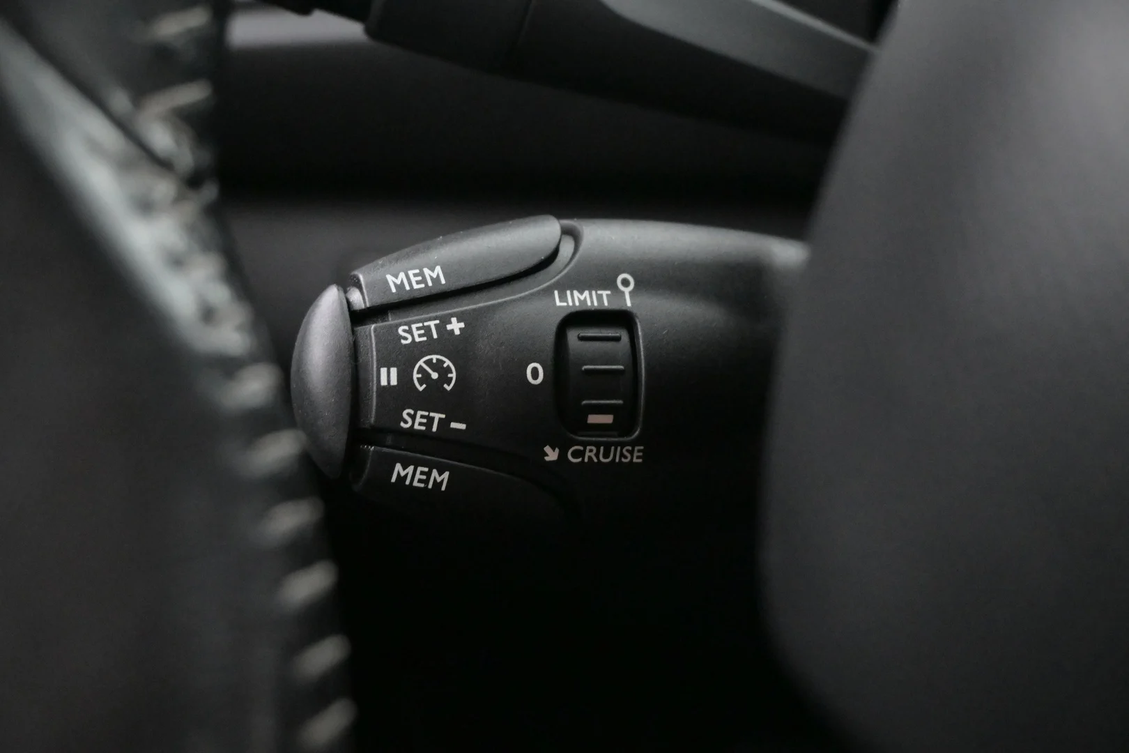 Car Image - 4d9SesOW4rapRIxeMWQkcX