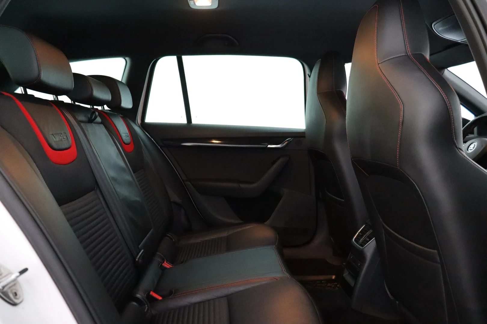 Car Image - 68LnbxZR78aUjYhCu6PmSD