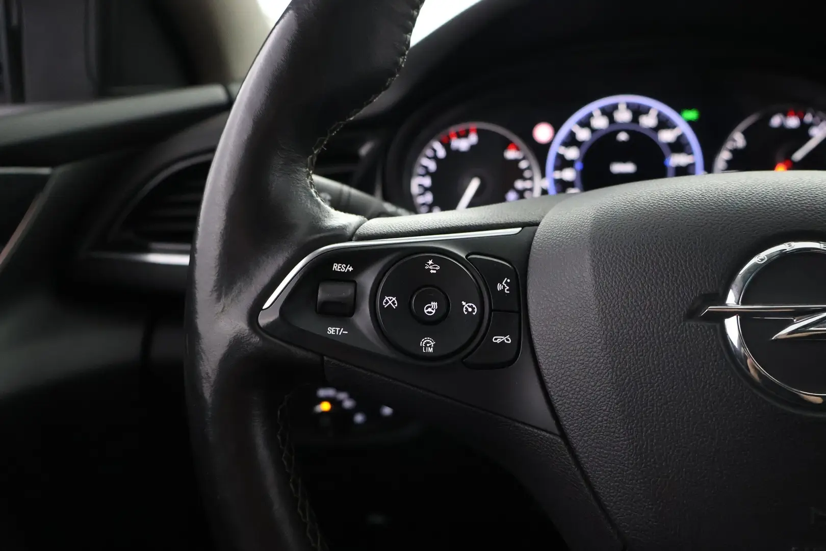 Car Image - 7jG3em0Dm8CXcHsRyp4amz
