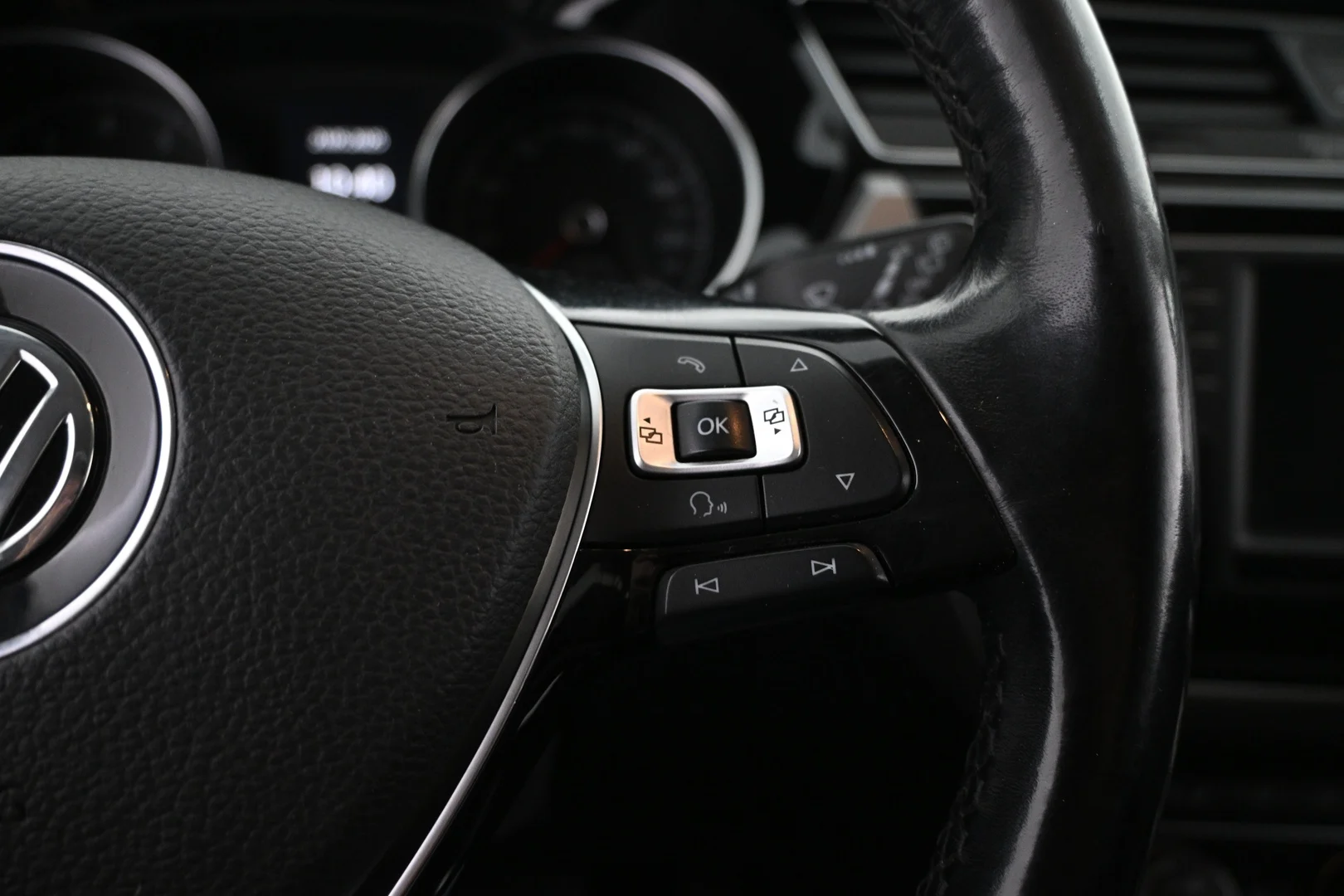 Car Image - Q2BXNQbIqW5plPjr7lXbn