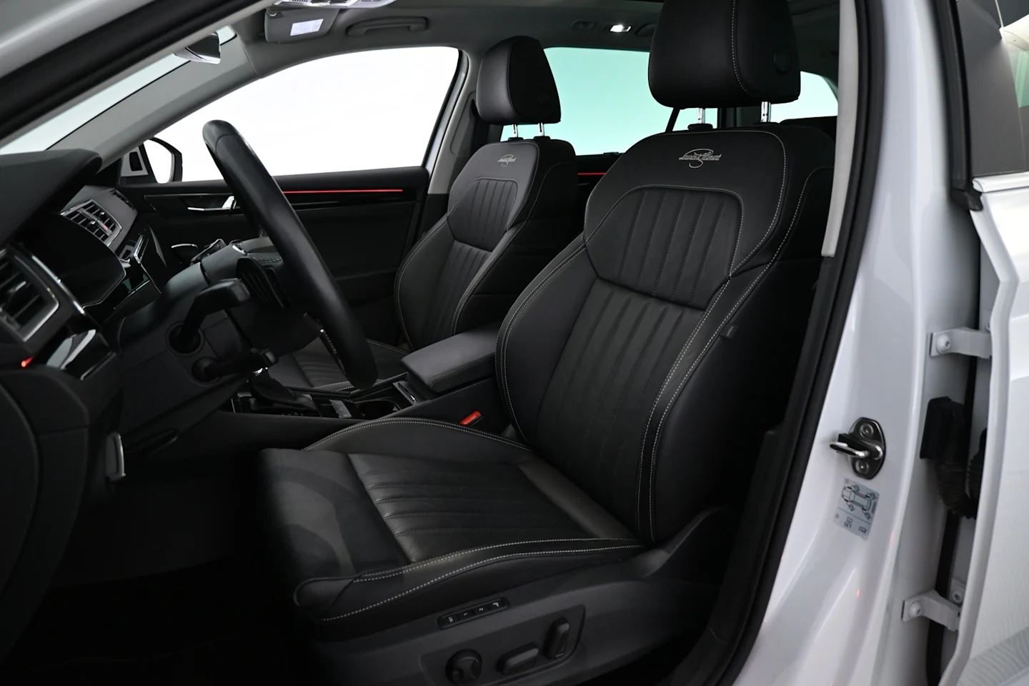 Car Image - 6526zPhxvwdL91ioJmGMSu