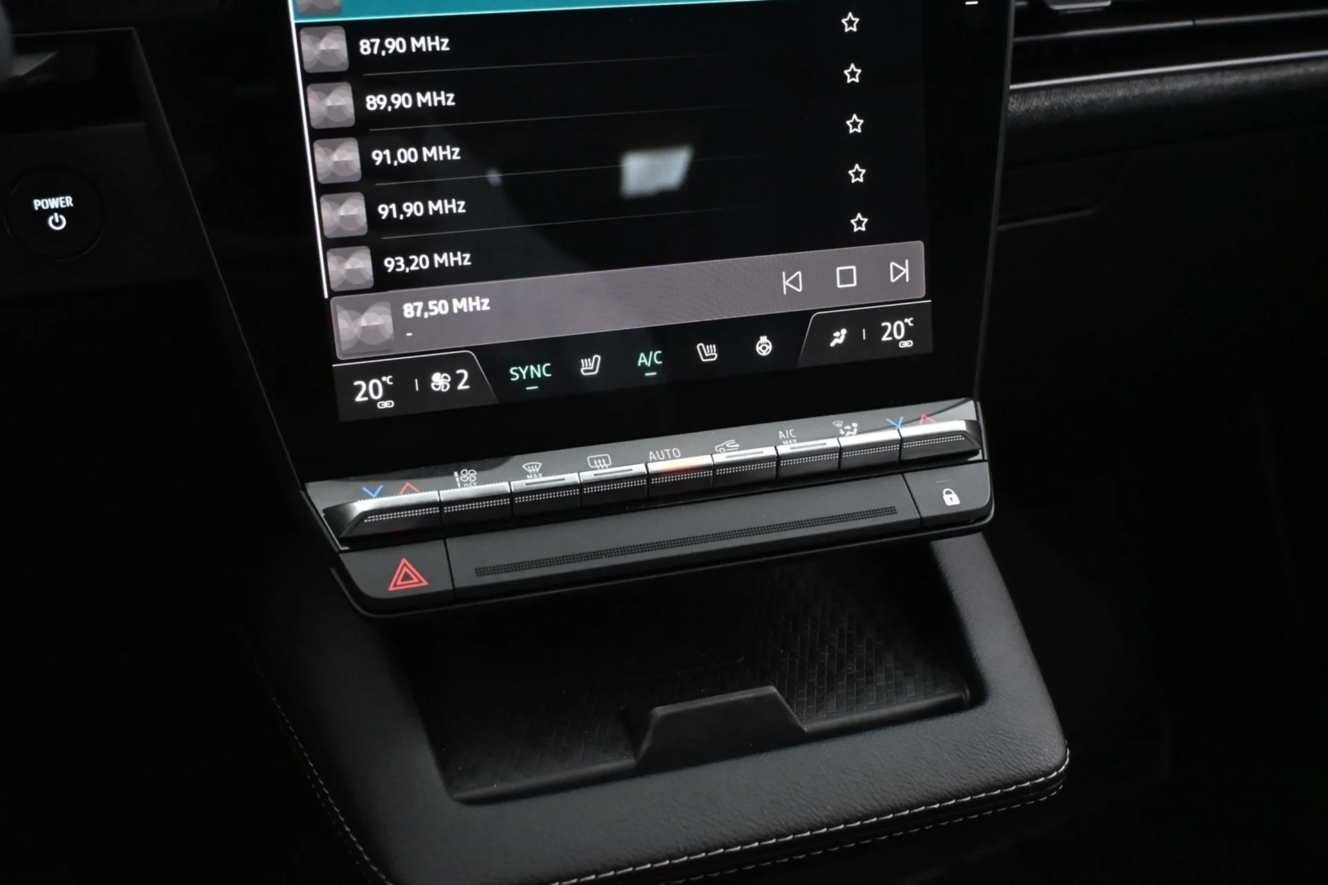 Car Image - 7CR1CrO3LAN8Jmt171w0q1