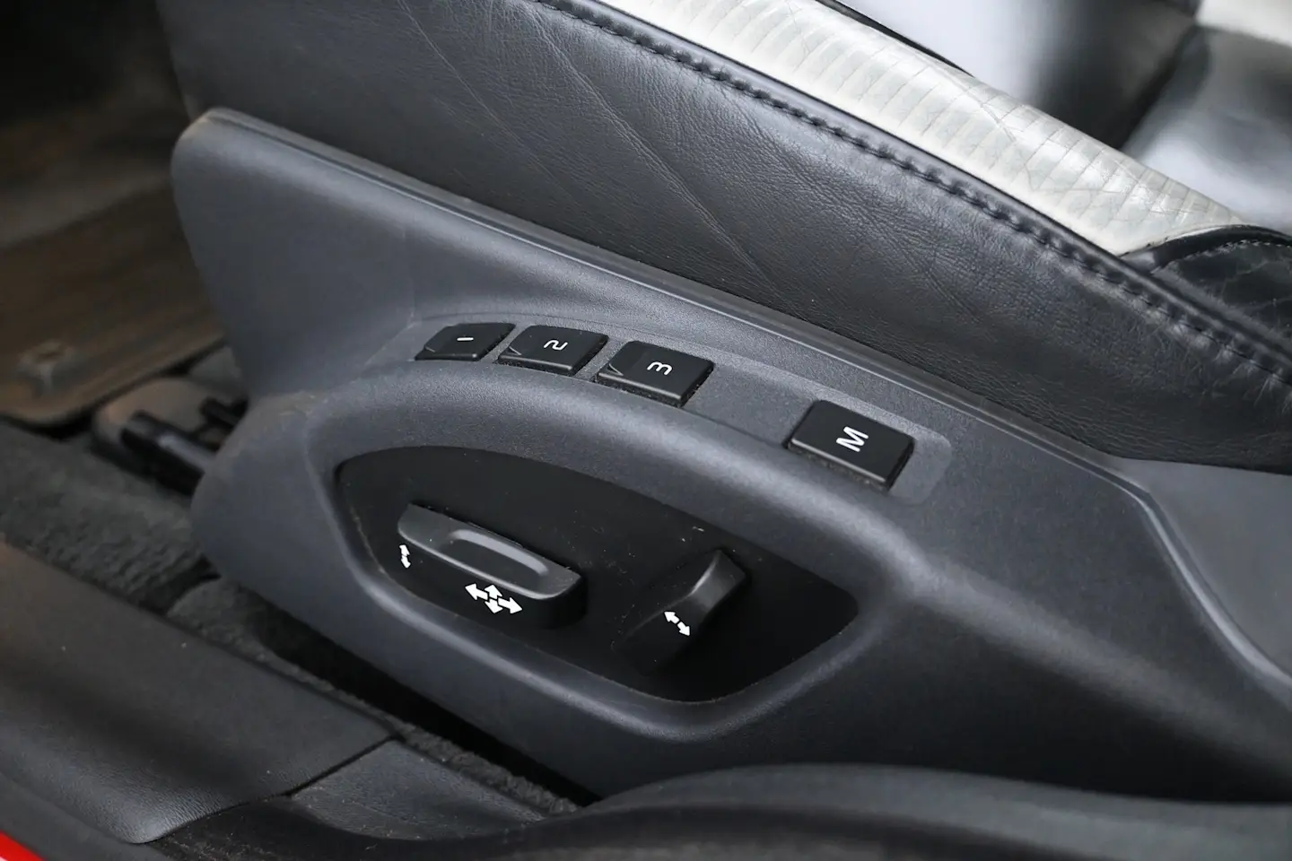 Car Image - loXMVxXNYfpdl15HujUSy