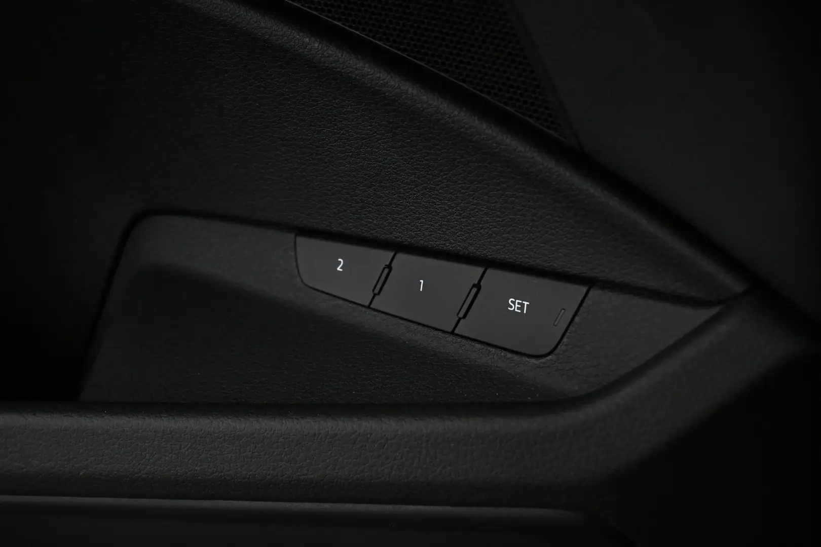 Car Image - 5F9bb1dijmJ24VGe5CpLu7