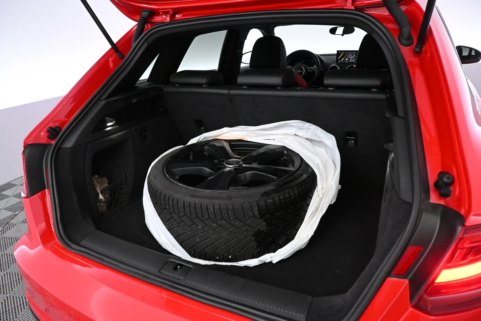 Car Image - 7uNI1i5SZ3SiNk5jHLamuD