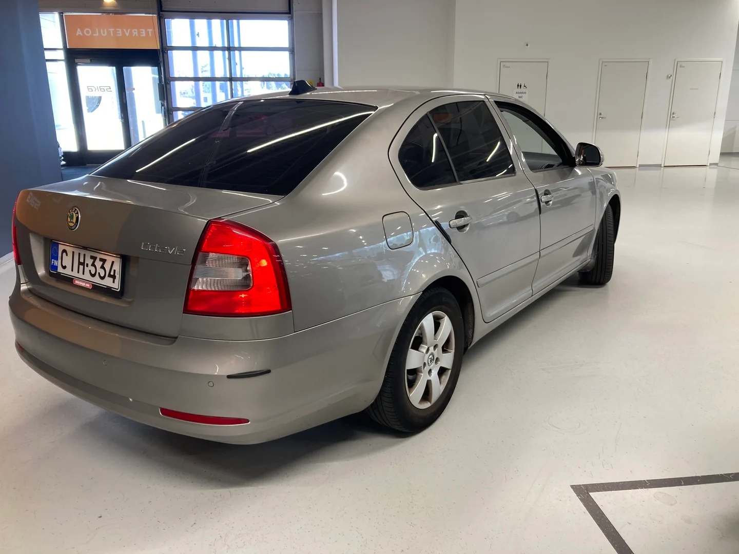 Car Image - 4wNtgQOFRpF37BRuastcxQ