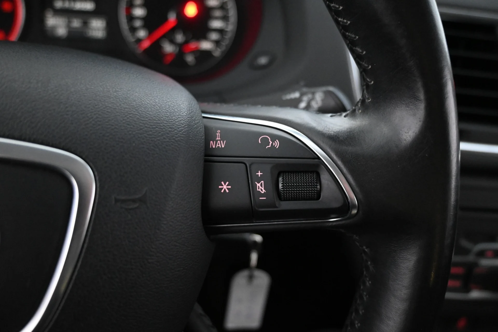 Car Image - 2d5E62loBz8VlGDLG6Rl8F