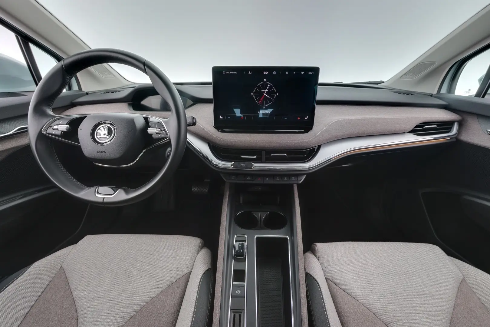 Car Image - 2u9giQqXkxyRvR6RnudEm8