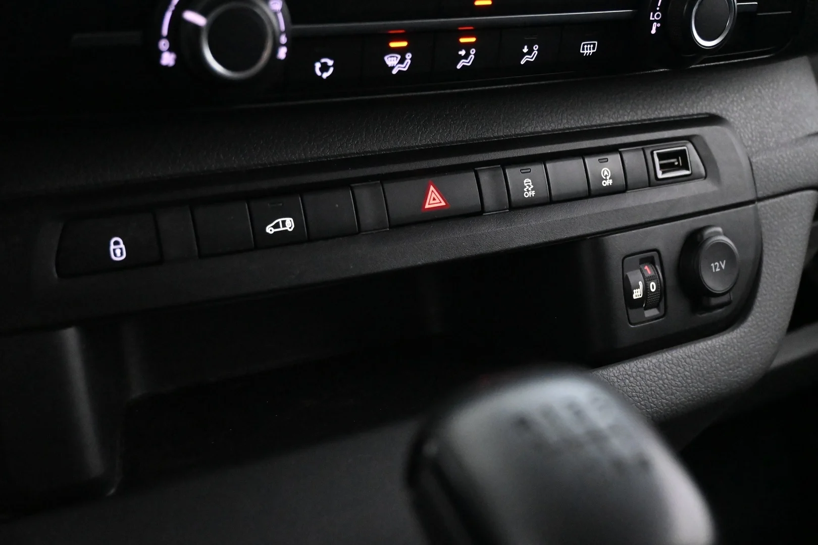 Car Image - 6NWsVnRljGOCtaGxndhh2J