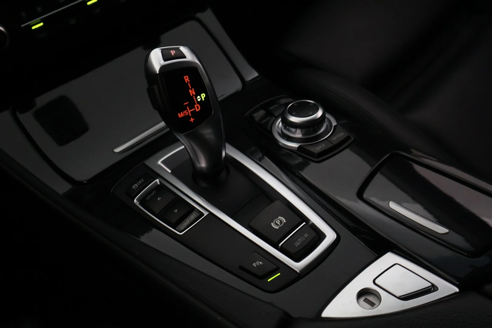 Car Image - 7MAmdxFWwUFvjDf2Sm3aIm