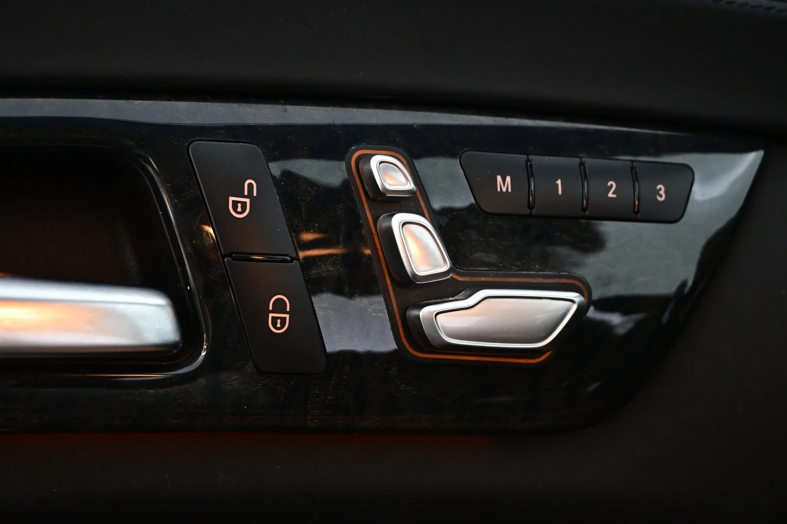 Car Image - 5kf1HhrL05B6zbieTvXmvt
