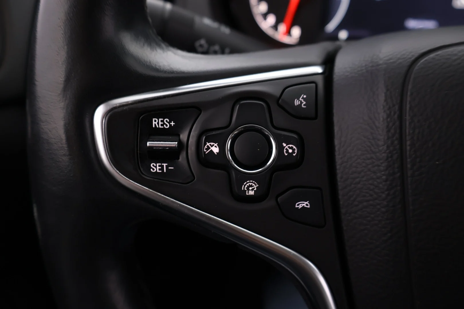 Car Image - TgYygCIlaNx2nQEeDM4bq