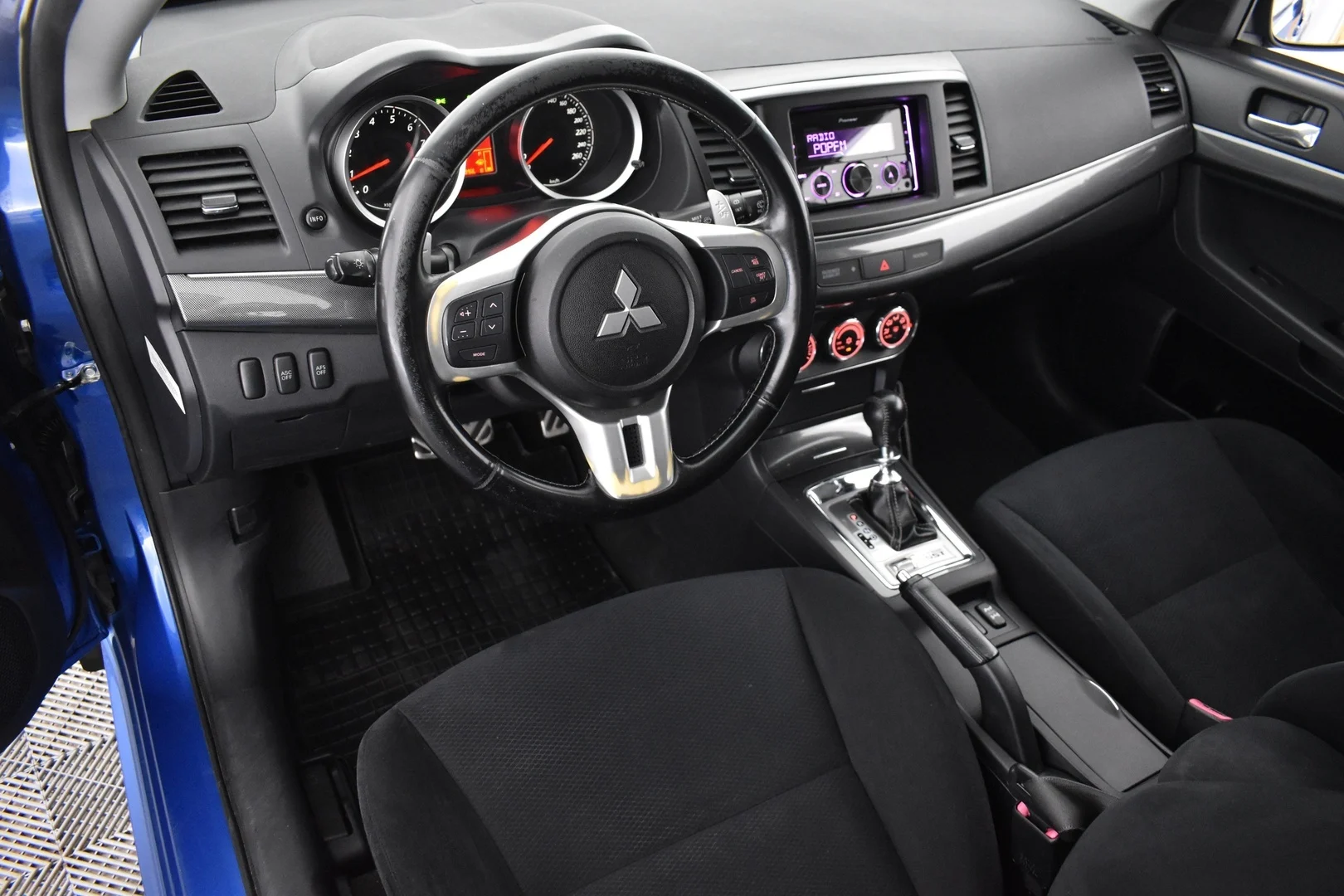 Car Image - 52yhIND9qeETNPdOHi18UY