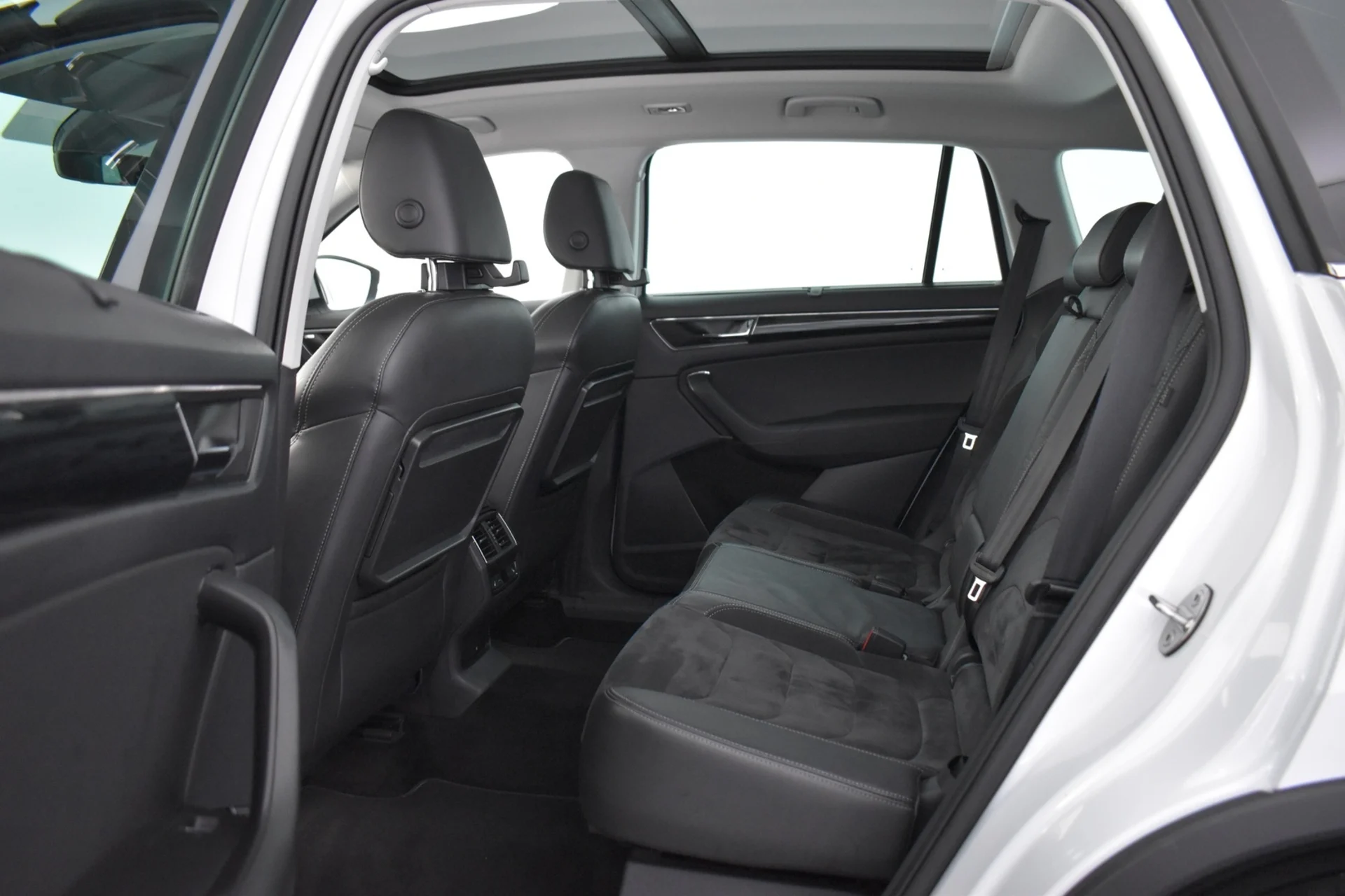 Car Image - 3TjqsmK2iTgtsFdy7QqKOO