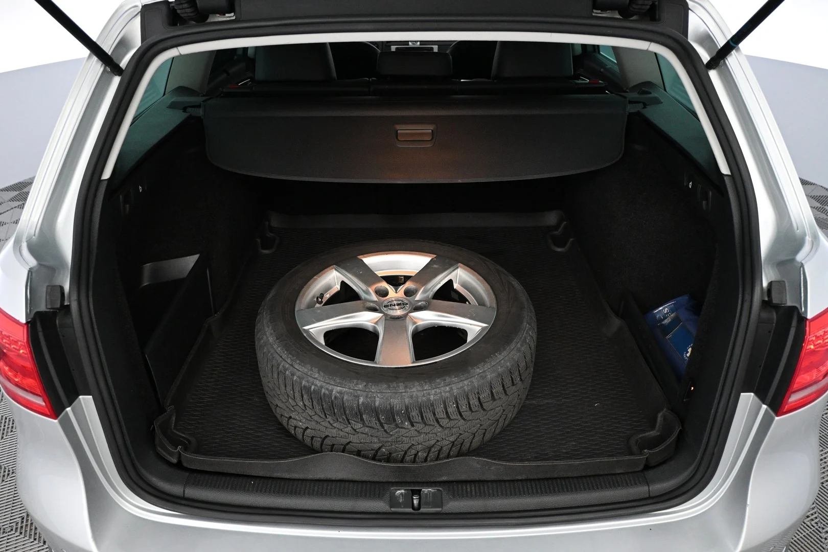 Car Image - 4pD7n8Y61QXOJGNCx4PLnA