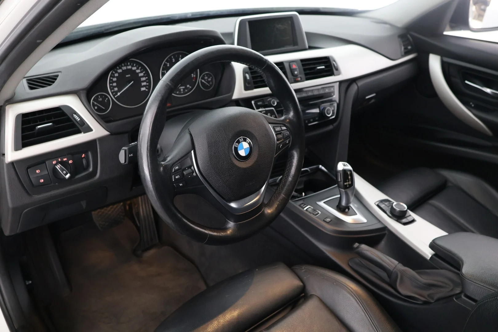 Car Image - jXMWiPR7w2b0qQAYJOyCw