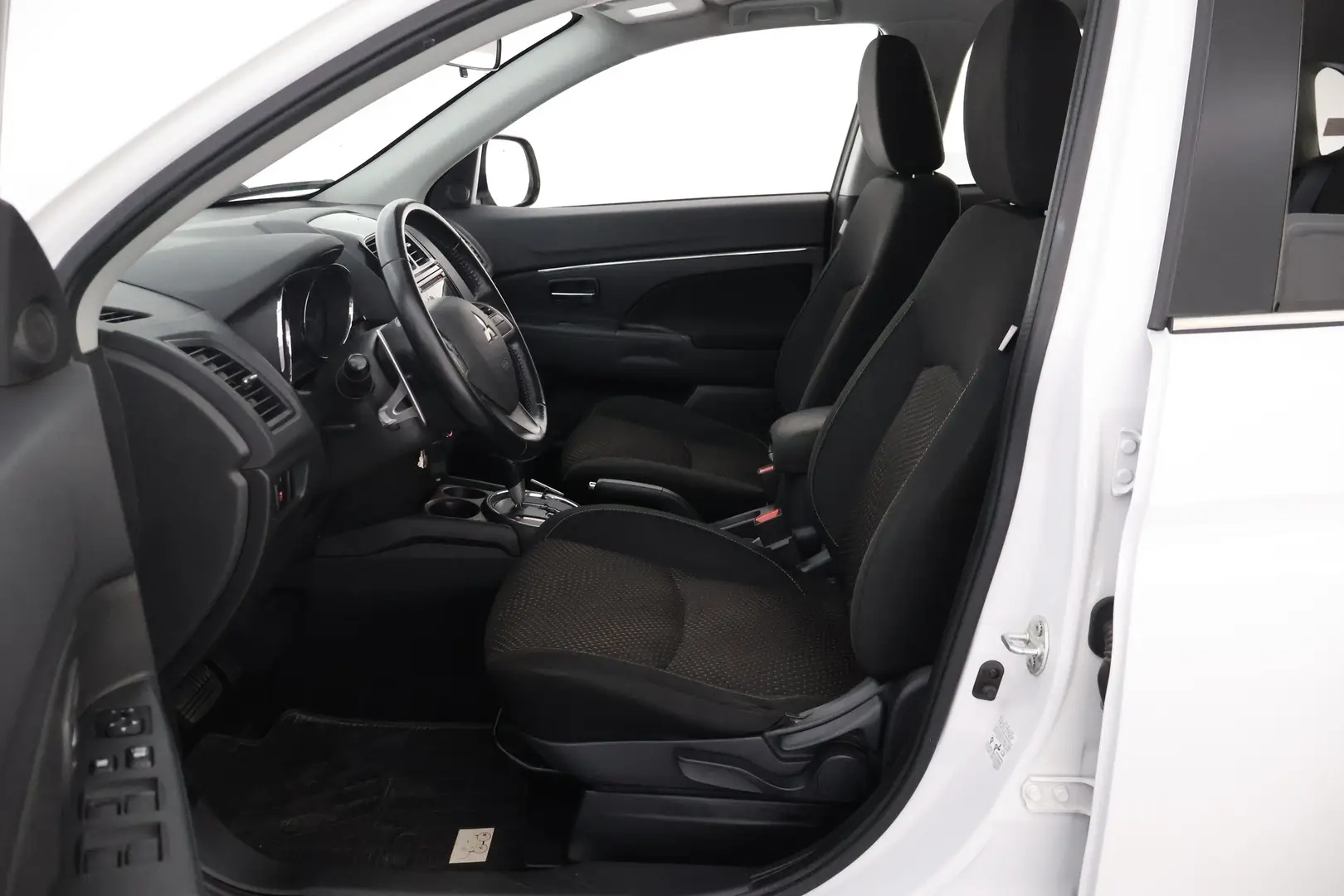 Car Image - 7IgLRWKhIoAHe75xqXLhVr