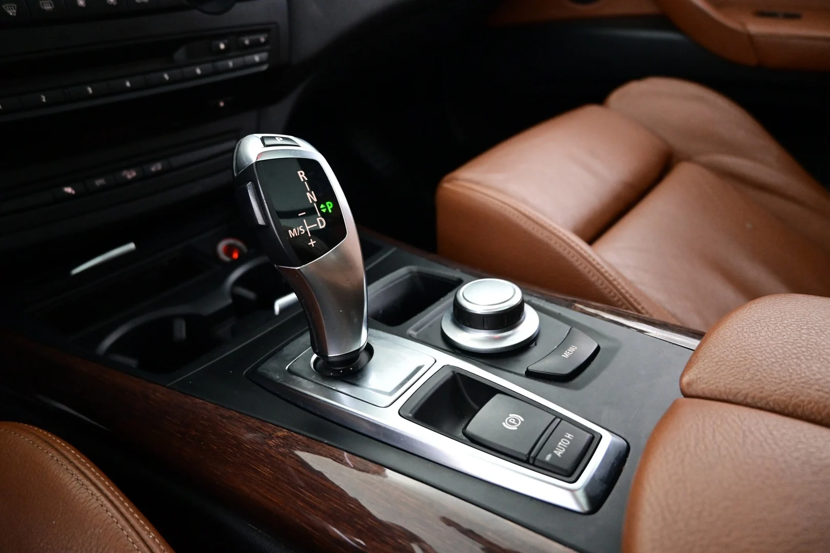Car Image - 4SuMcyruJ4dh7d4pxATRES