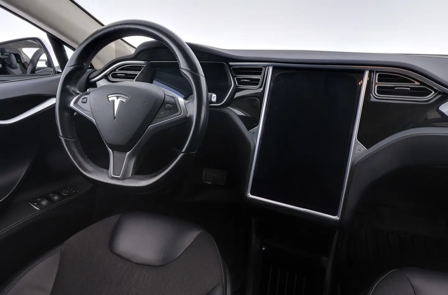 Car Image - 6KgDfqmC8QIq3PZNLtmXJj