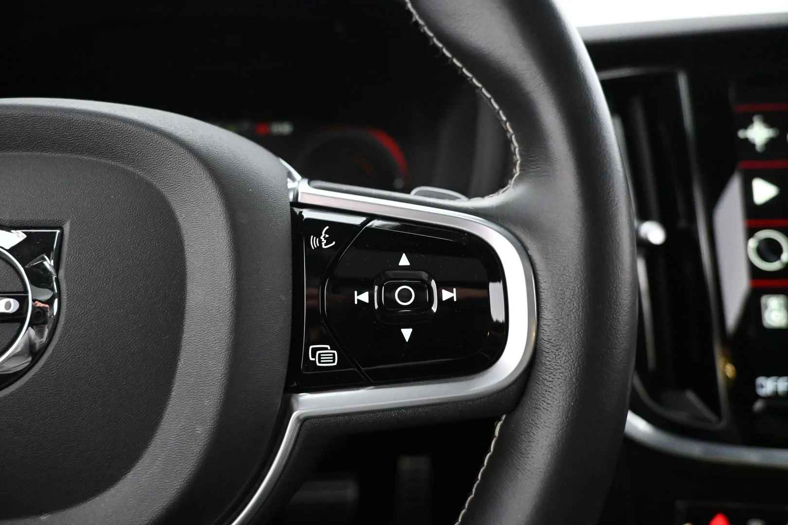 Car Image - 32GvS3yekf1Gi3i9d3I1wF