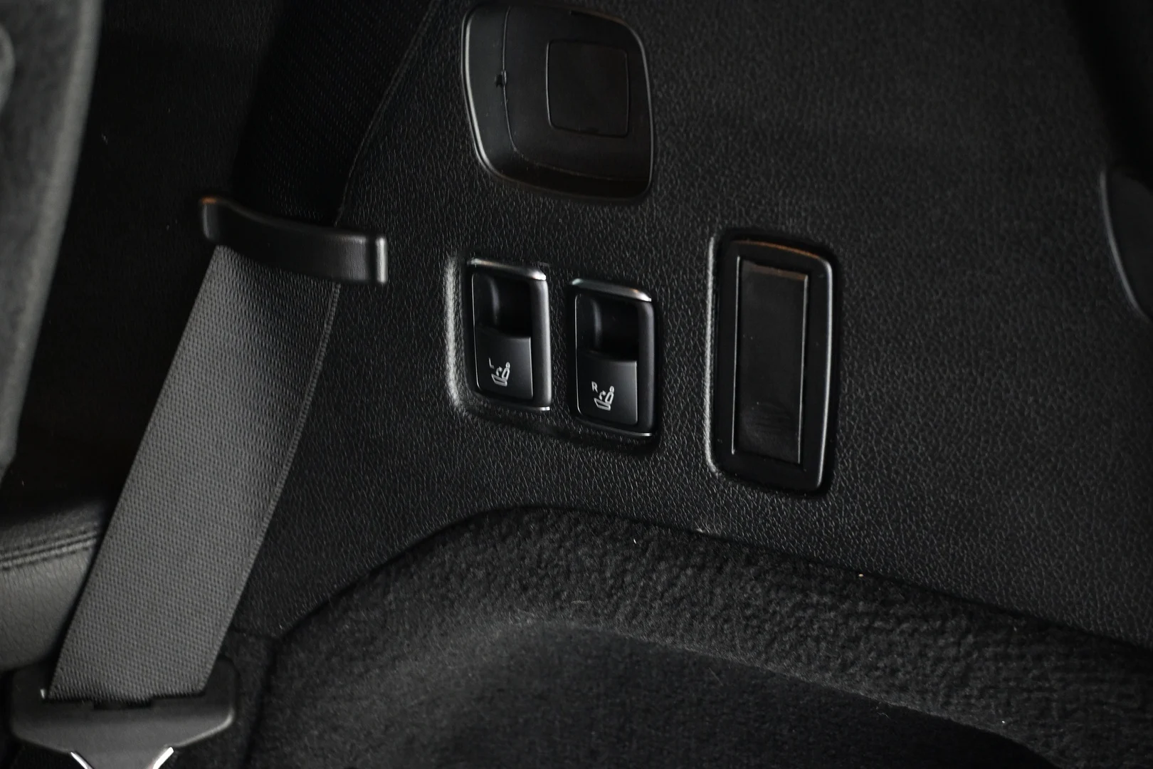 Car Image - 4aiFFdU75BqWgshtyqki8E
