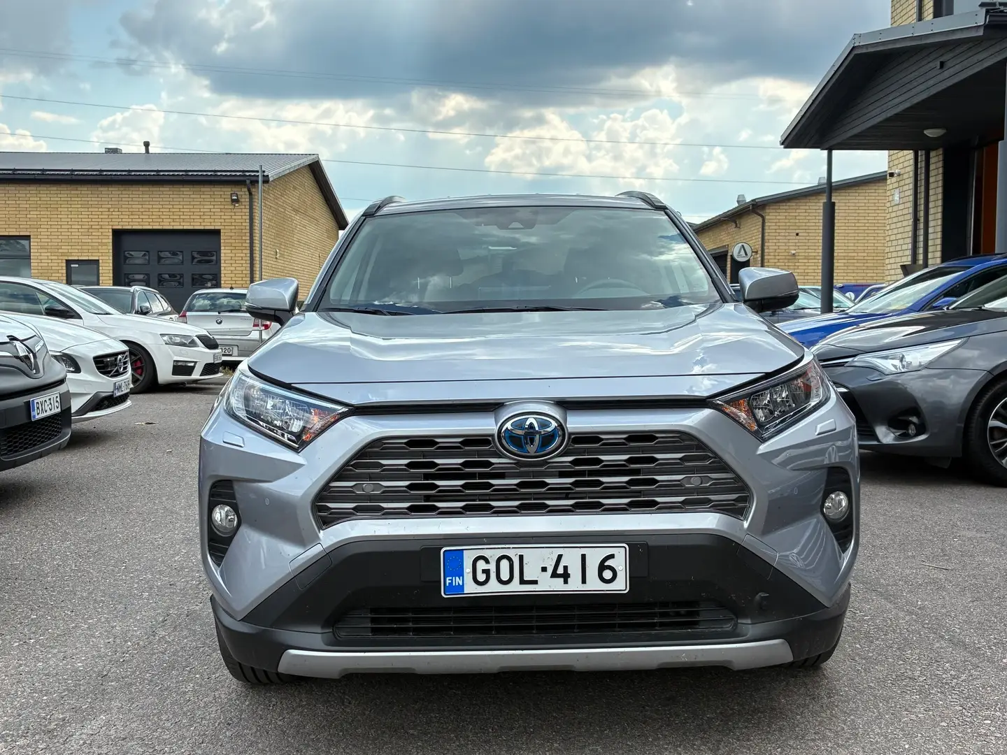 Car Image - 2YMyamGZWyl7HTgTlhQqxC
