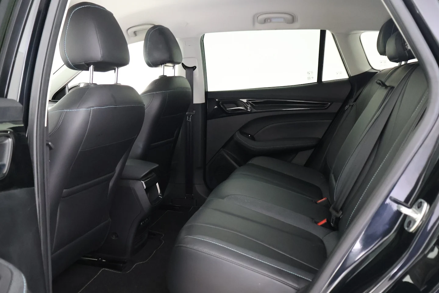 Car Image - 20c20iqXXOuIPNj3Hm6y1Q