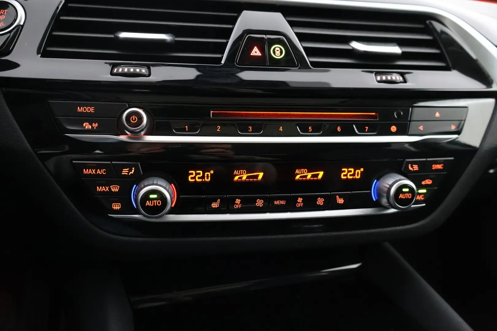 Car Image - 6tbKGmFcXYVzY8q3CuGAIF