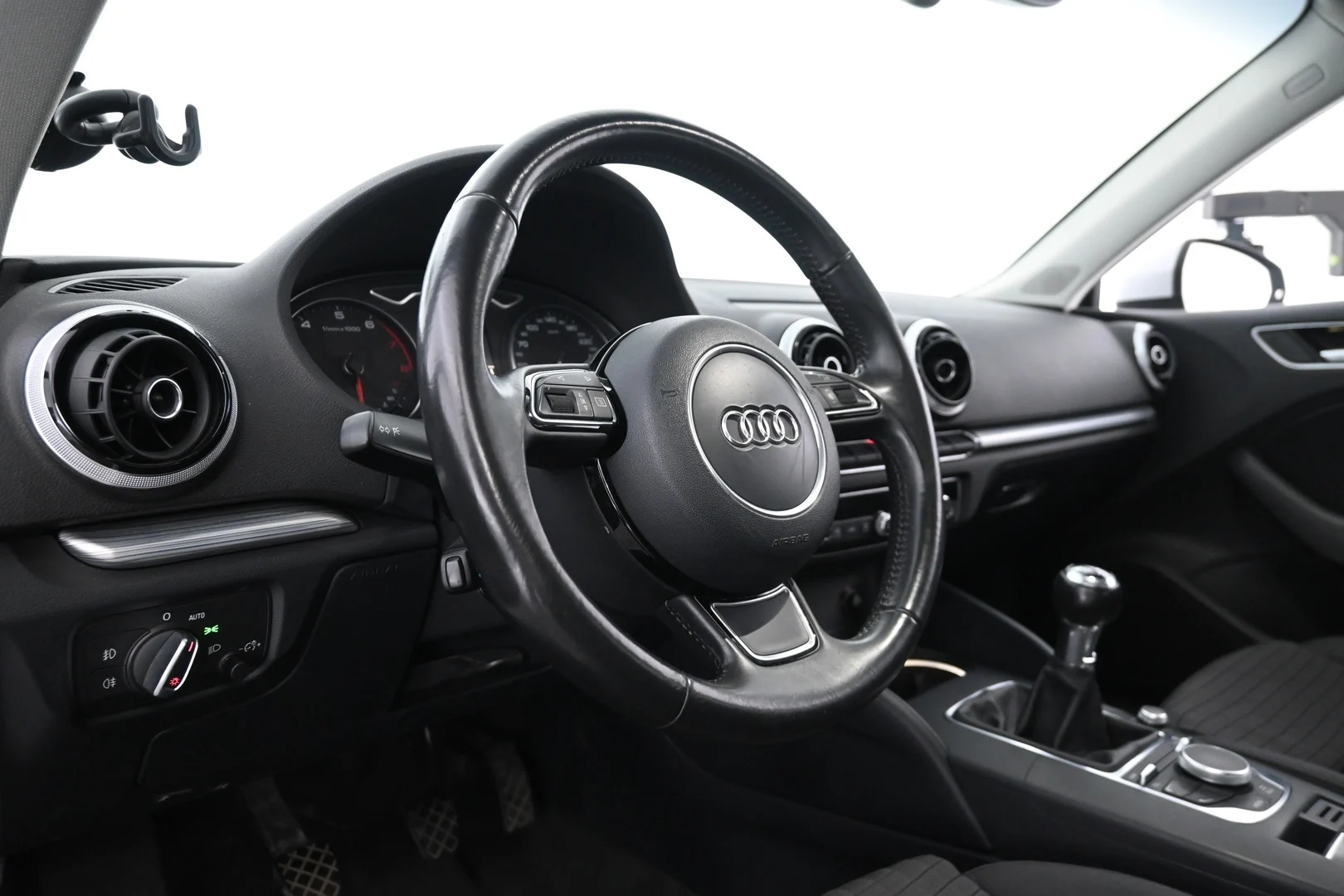 Car Image - BSWz86nNlAI9IkilKtN5R