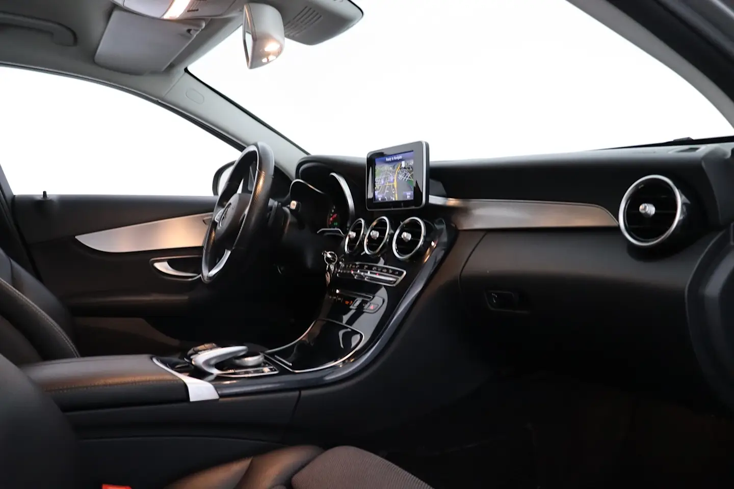 Car Image - 35M33u4cgupDJot6ivHKa