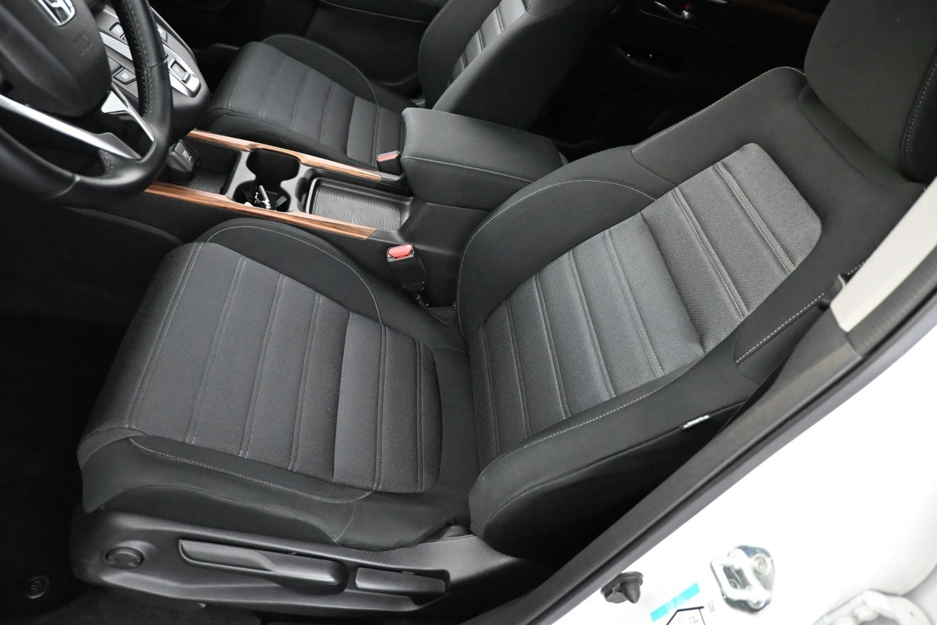 Car Image - 4B2s942IgktWgNc782bD7X