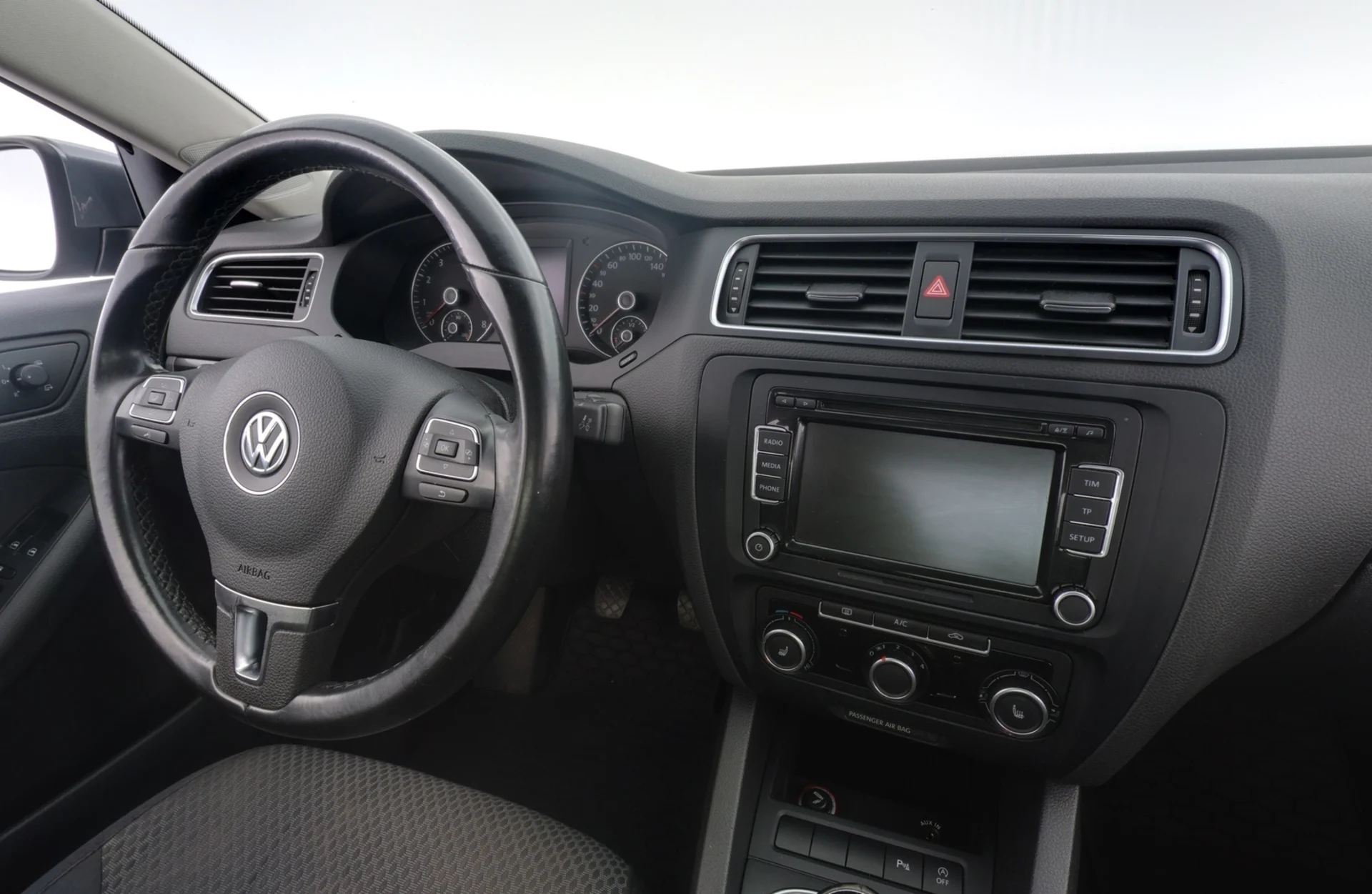 Car Image - 53lsiTqr7sfFz9kvoHIhpb