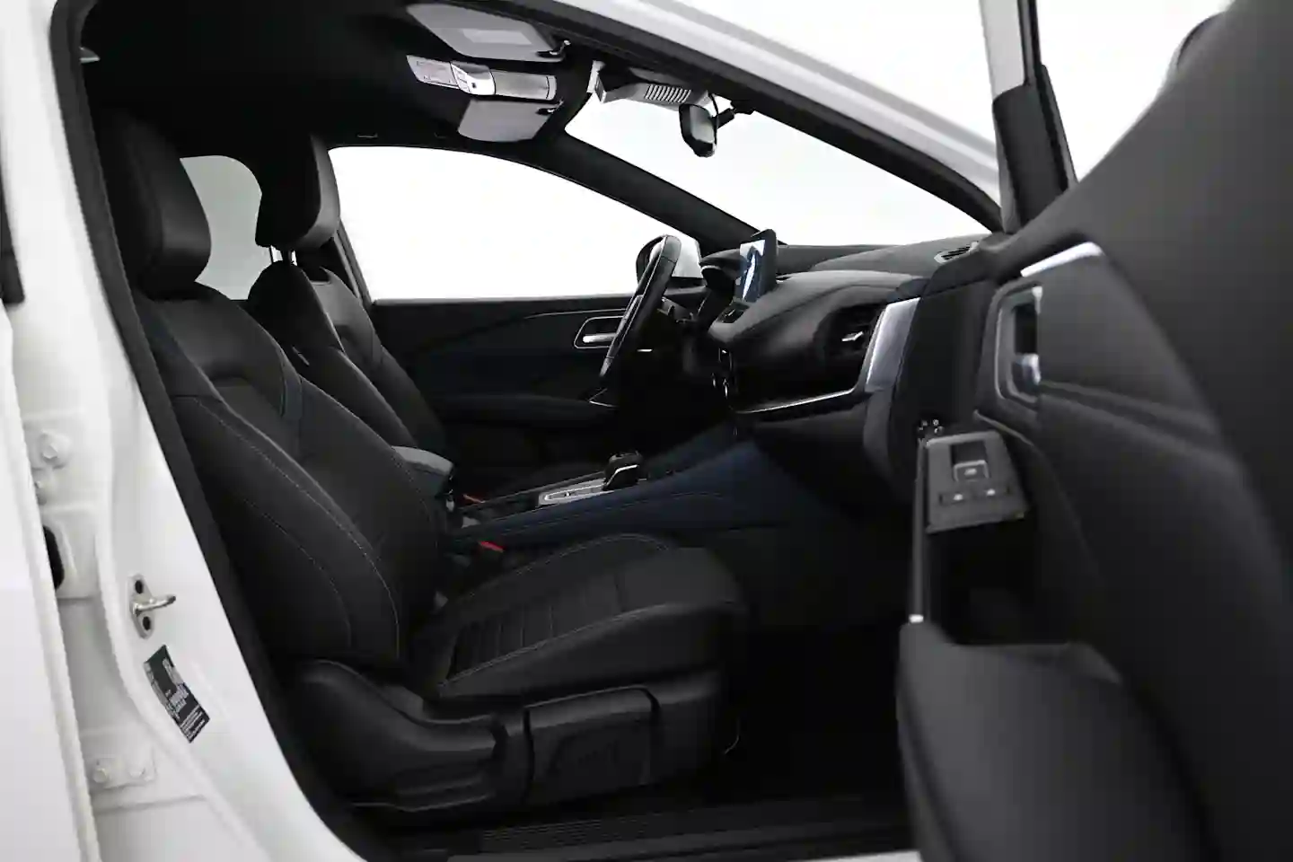 Car Image - 4Q7SagDdJLOwNLMTN8dq5o