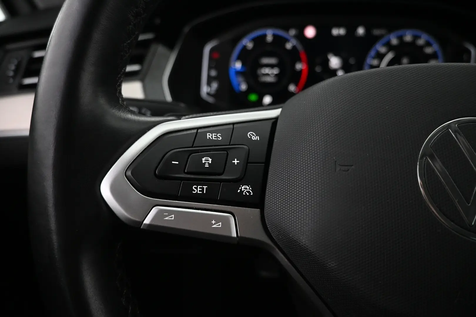 Car Image - 7qKM8SmkIEpFWAbqzRMux7