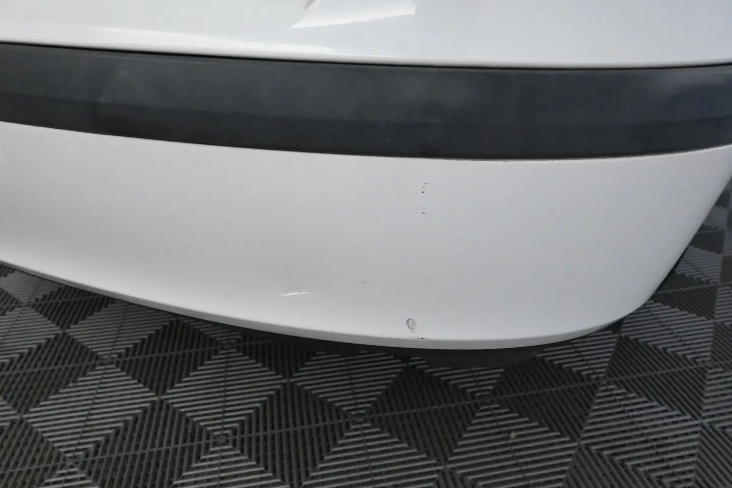 Car Image - 3AEKNisSo0Df0rKN8QrDnu