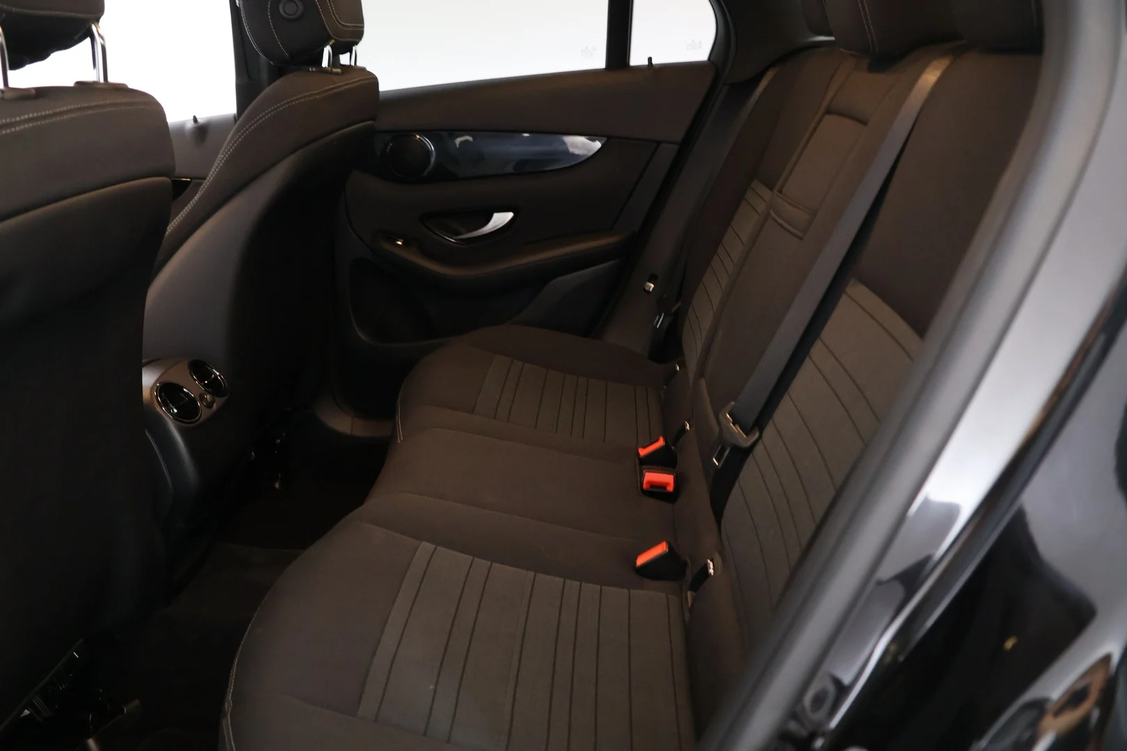 Car Image - vHEJ8MmtngngU5y10yVmE