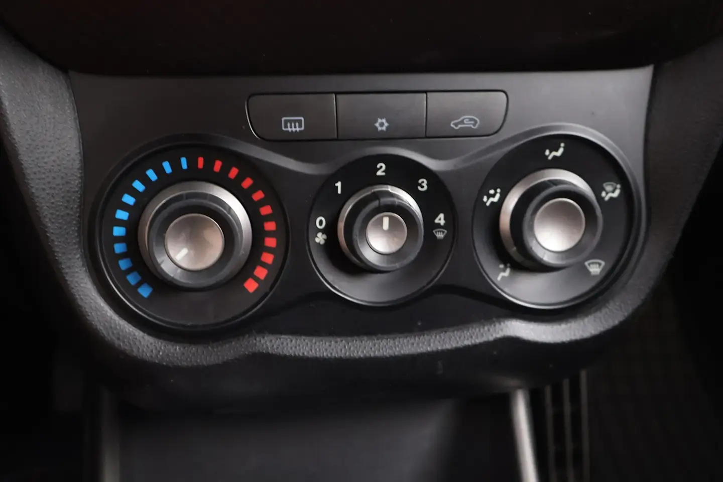 Car Image - 7ydKj9Nz8hufxerHE6A1tR