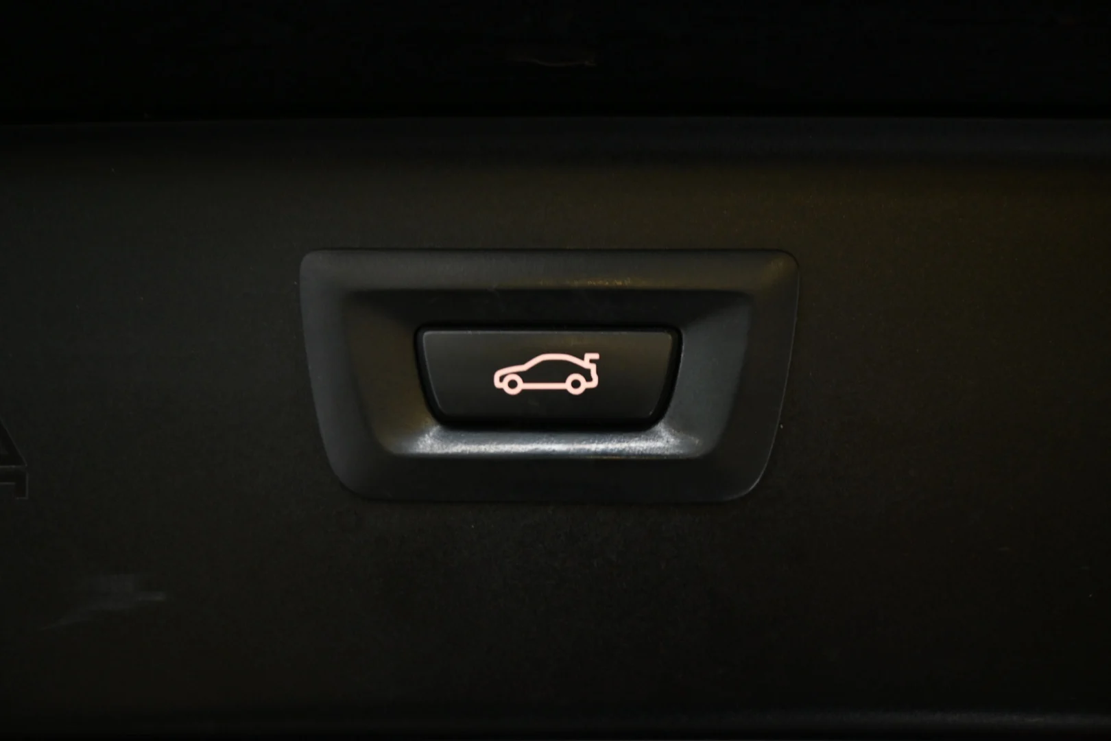 Car Image - 53mm3YxiO2YJuxRFDCdBo0