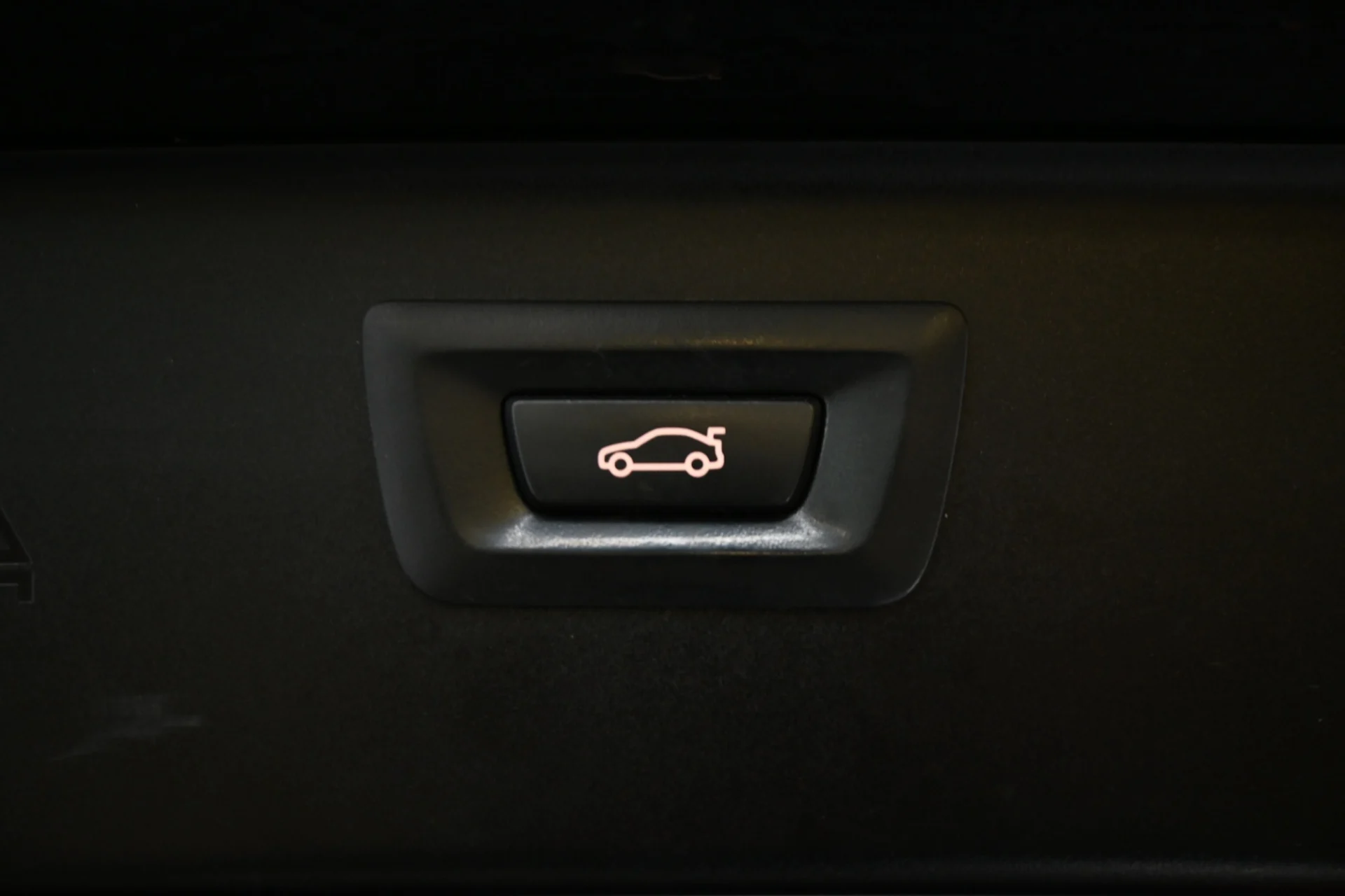 Car Image - 53mm3YxiO2YJuxRFDCdBo0