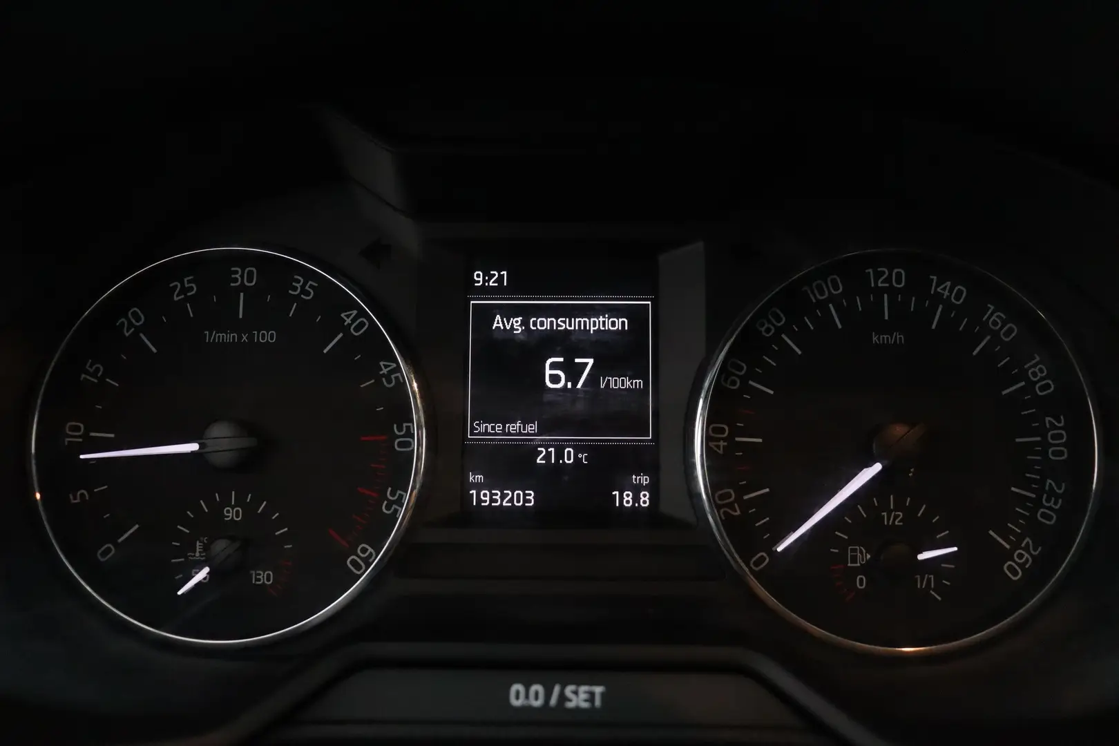 Car Image - V5BxMnSBEgLQF4Nqrz0Ak