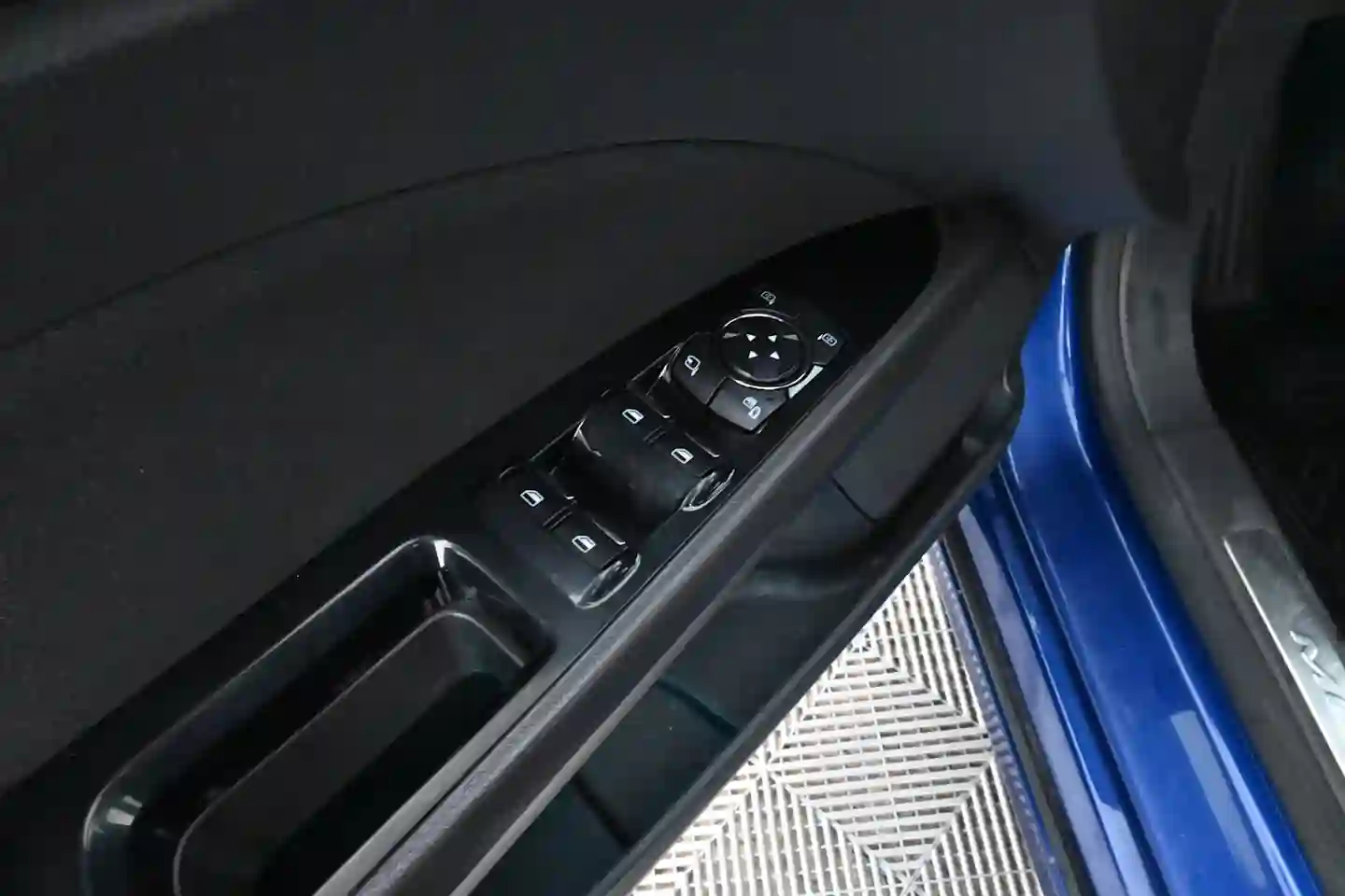 Car Image - 3jDGlIMdpDkrTbEtmeVbiS
