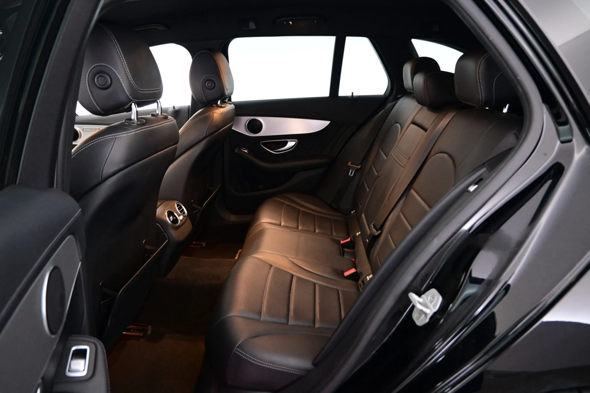 Car Image - 5pPiUFmyYKZ5SuYphZwrZo